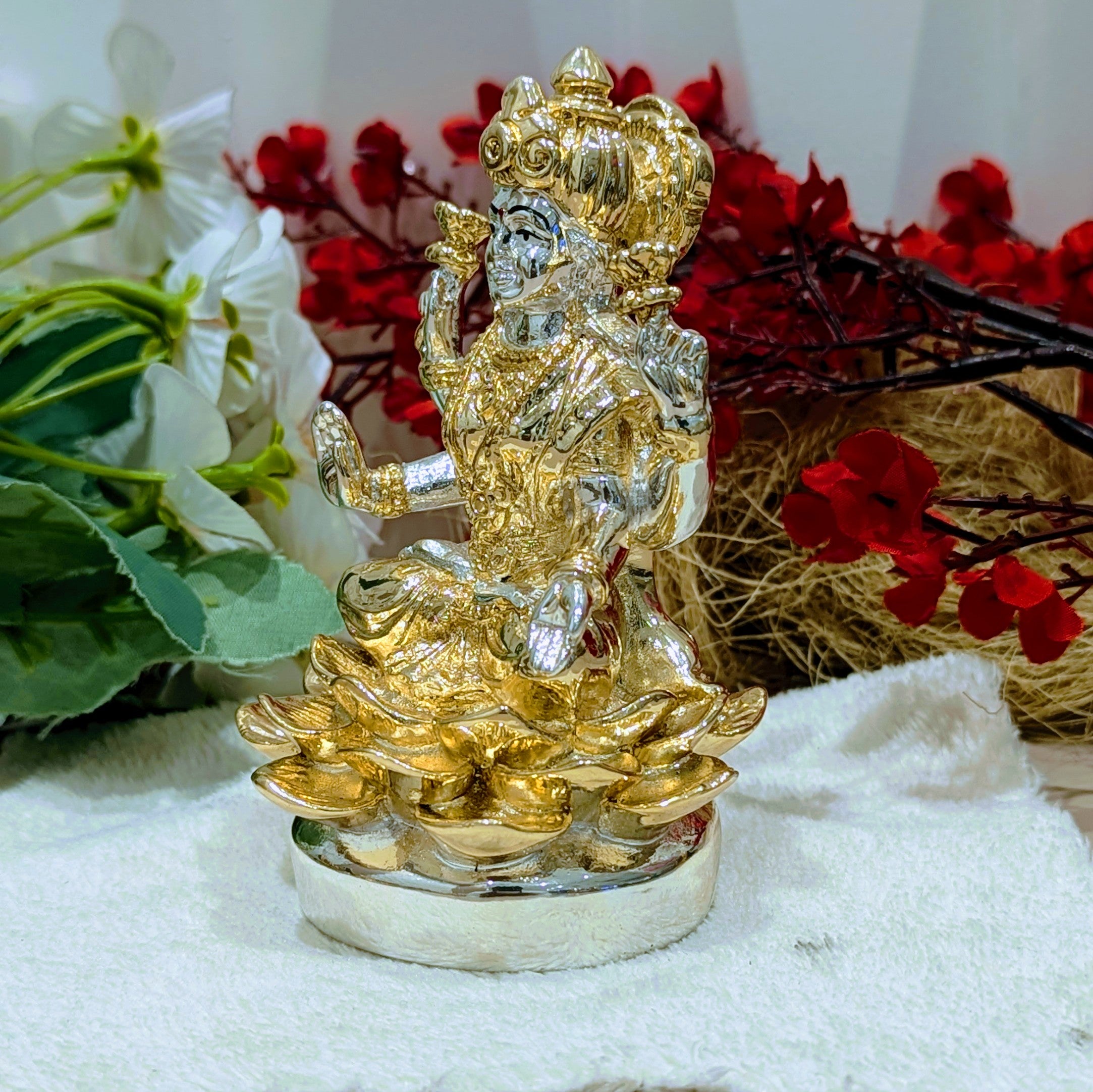 999 Gold-Coated Lakshmi Murti Sitting on Lotus – Exquisite Idol for Home, Office, and Special Occasions