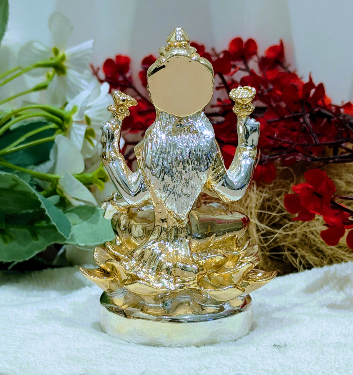 999 Gold-Coated Lakshmi Murti Sitting on Lotus – Exquisite Idol for Home, Office, and Special Occasions