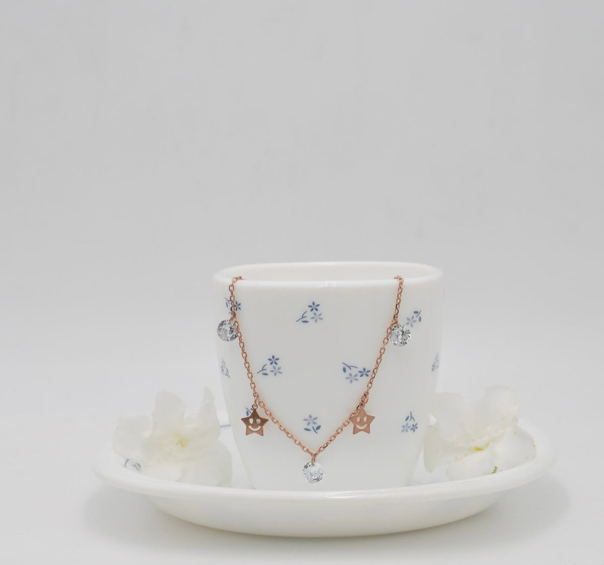 Rose Gold Star Queens Necklace